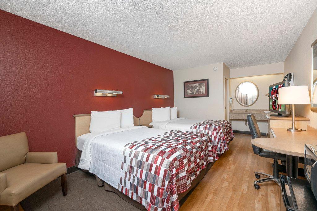 Red Roof Inn Cleveland - Индепенденс Экстерьер фото